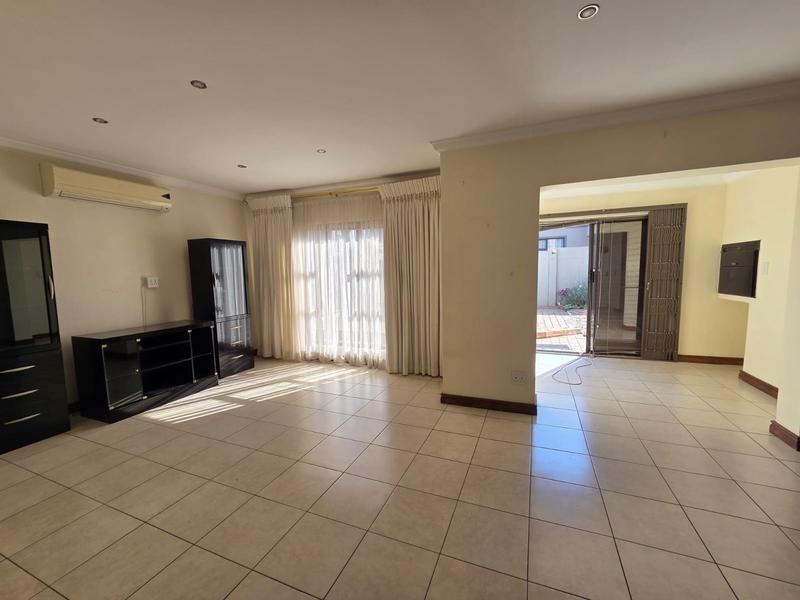 3 Bedroom Property for Sale in Gateway Manor North West